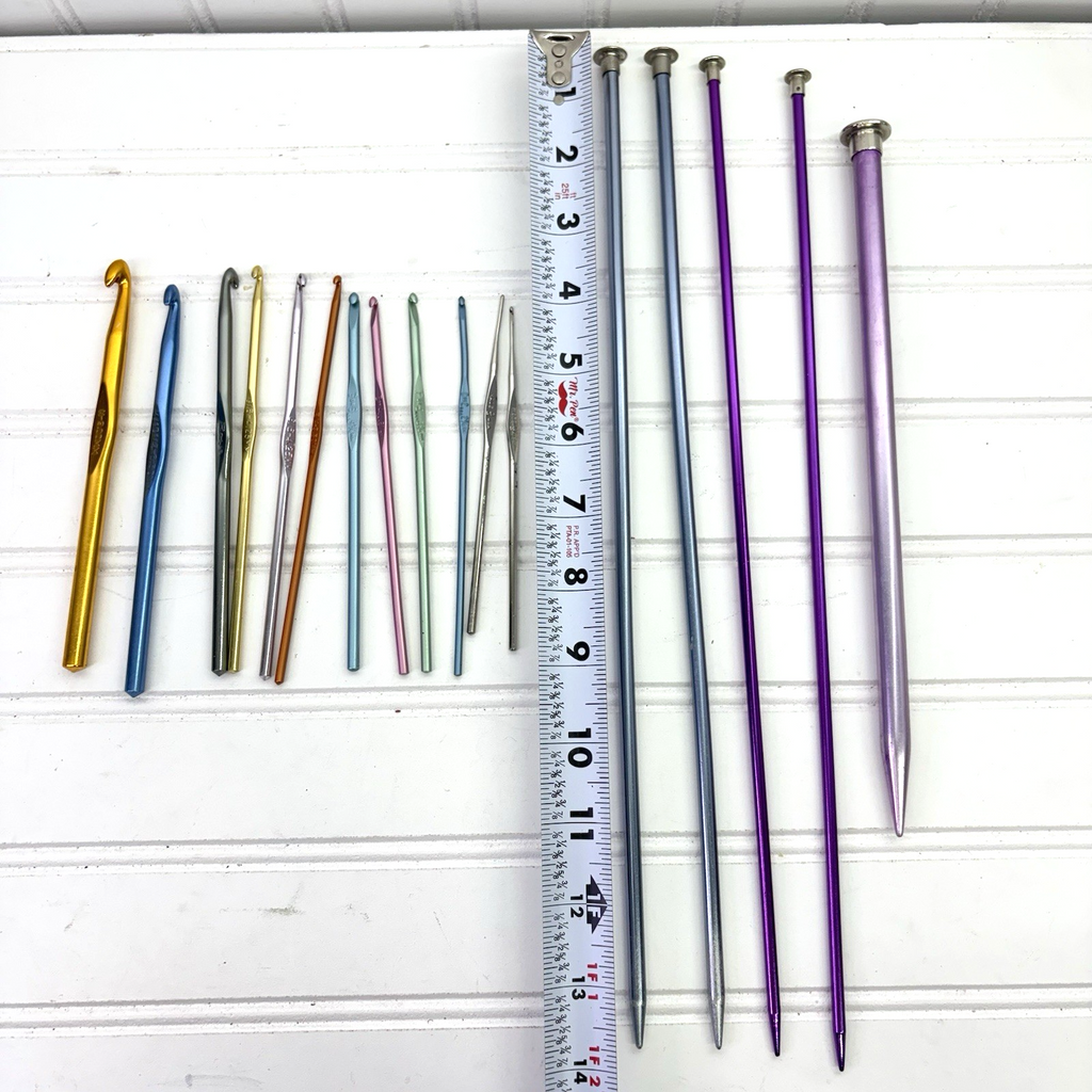 Lot of  (17) - 15 Aluminum Crochet Hooks & Knitting Needles Boye + 2 Susan Bates