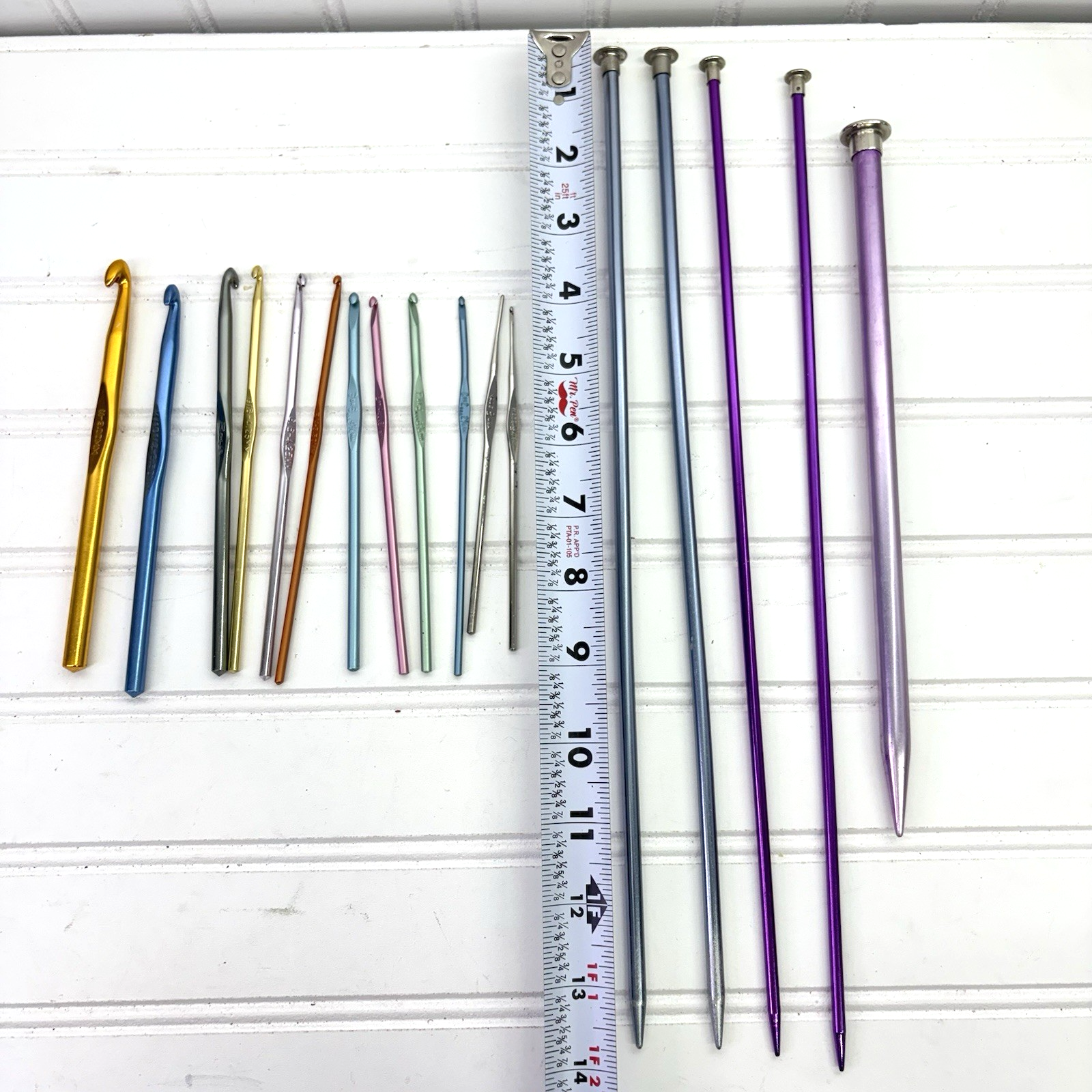 Lot of  (17) - 15 Aluminum Crochet Hooks & Knitting Needles Boye + 2 Susan Bates