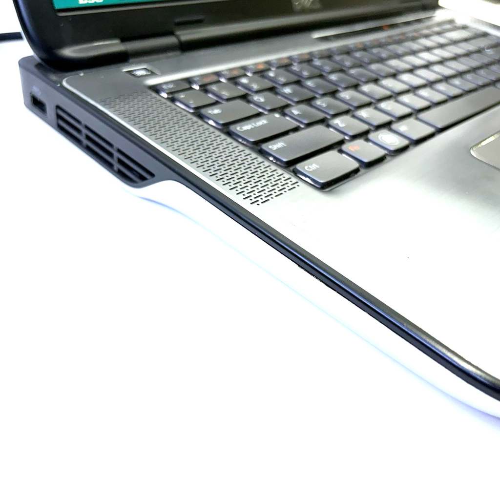 Dell XPS L502X i7-2720QM 8GB 750GB HDD Boots to BIOS AS-IS Parts