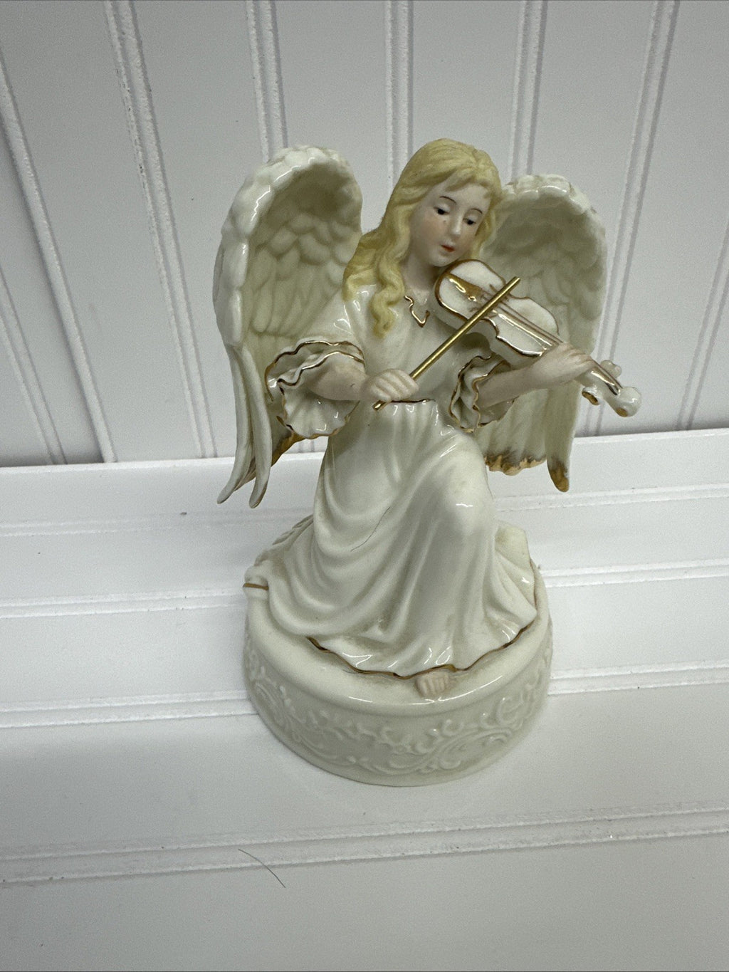 Dillards Christmas Trimming Porcelain Angel Winged Musical Violin 6.5in