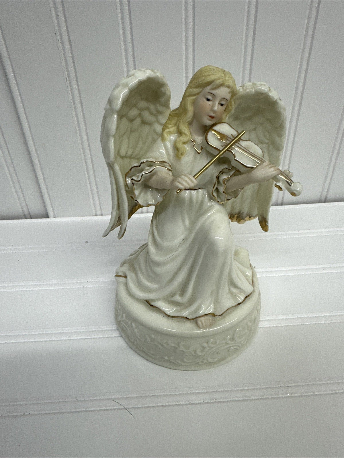 Dillards Christmas Trimming Porcelain Angel Winged Musical Violin 6.5in
