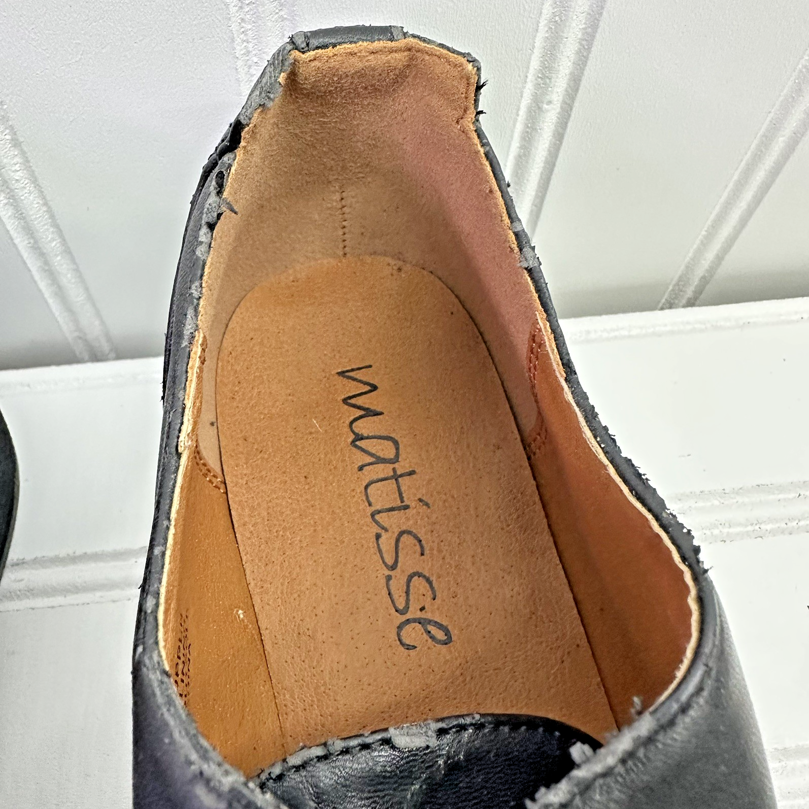 WOMAN Matisse Vintage Oxford Shoes Sz 8M Black White Cap Toe Distressed Repair