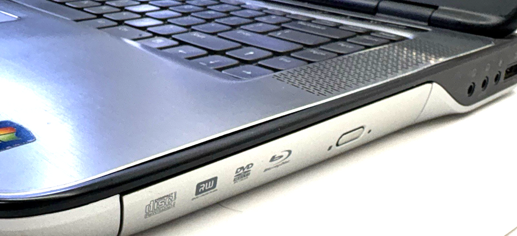Dell XPS L502X i7-2720QM 8GB 750GB HDD Boots to BIOS AS-IS Parts