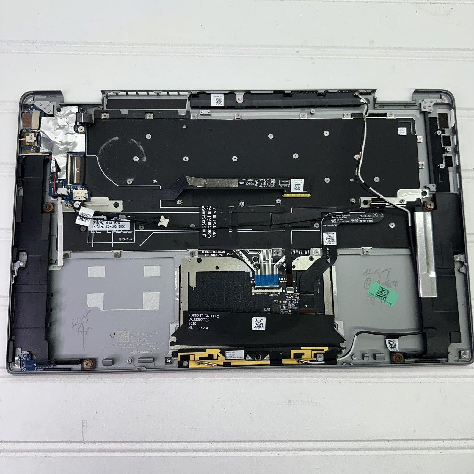 Dell Latitude 9510 15.6" Palmrest Keyboard Touchpad Speakers WiFi Antenna