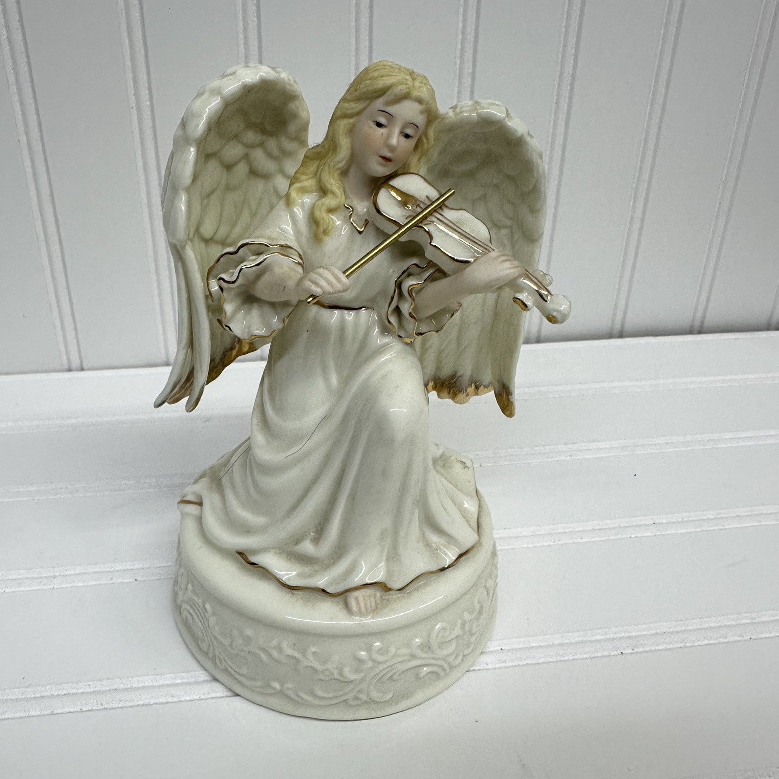 Dillards Christmas Trimming Porcelain Angel Winged Musical Violin 6.5in