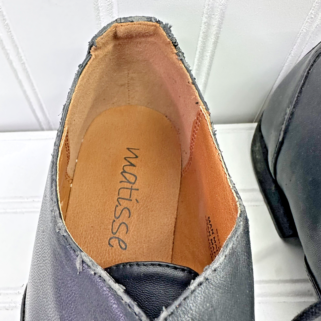 WOMAN Matisse Vintage Oxford Shoes Sz 8M Black White Cap Toe Distressed Repair