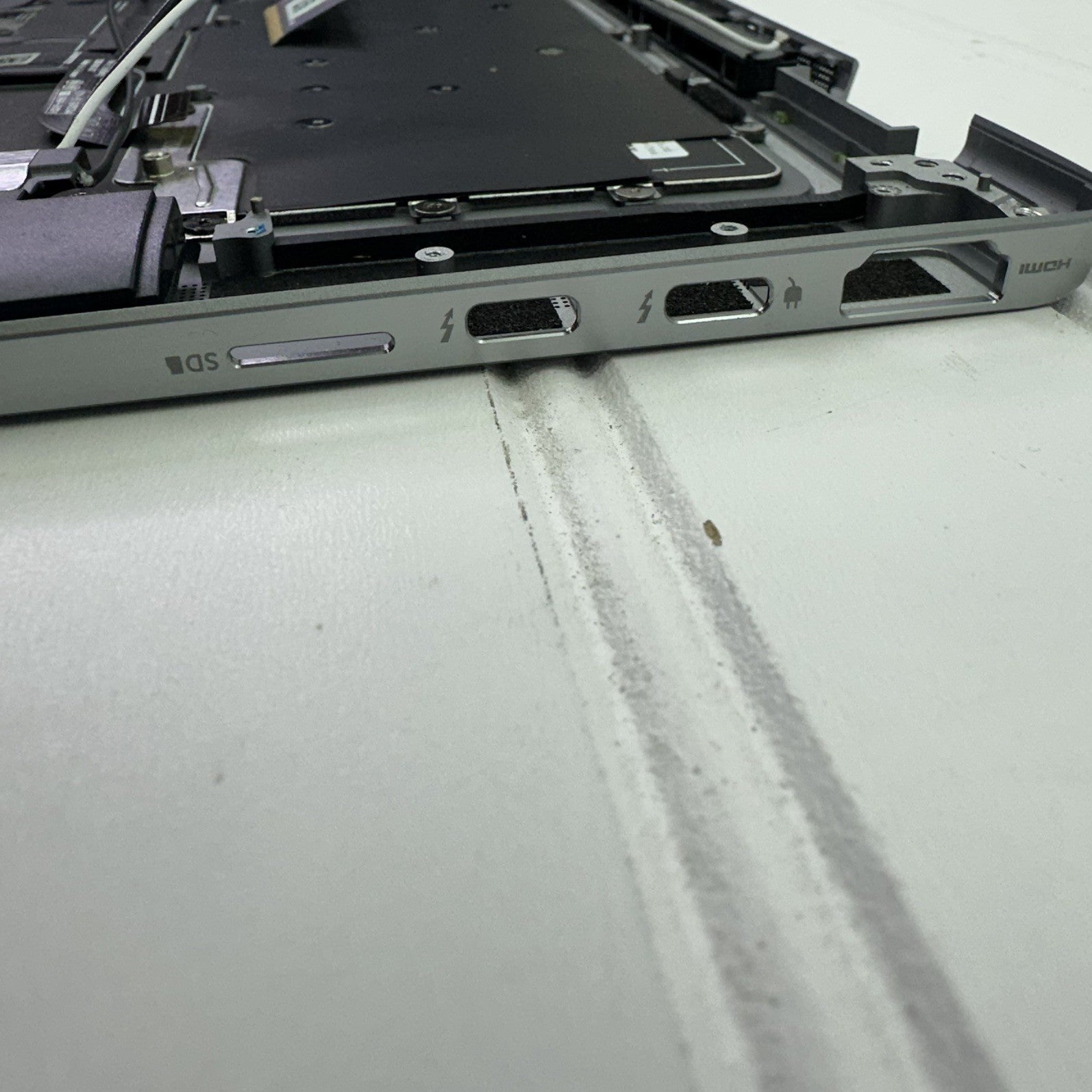 Dell Latitude 9510 15.6" Palmrest Keyboard Touchpad Speakers WiFi Antenna