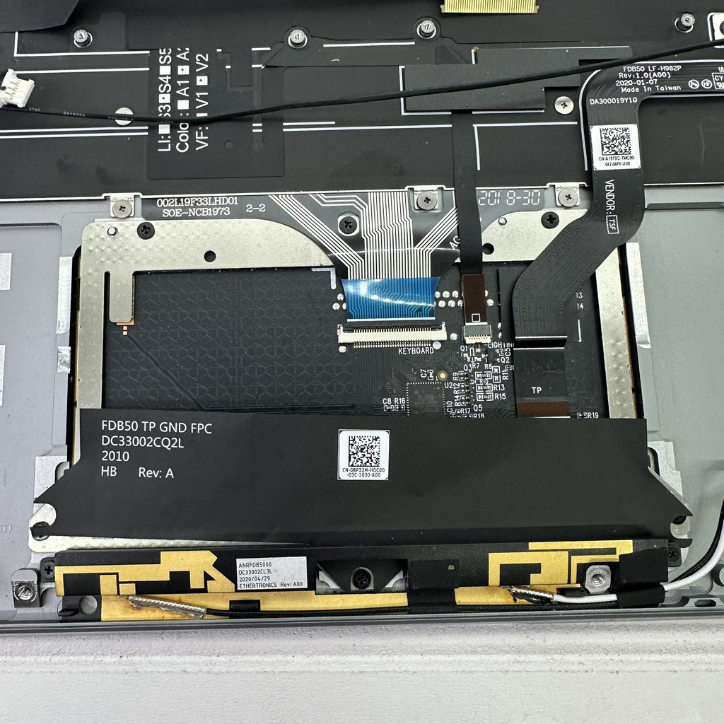 Dell Latitude 9510 15.6" Palmrest Keyboard Touchpad Speakers WiFi Antenna