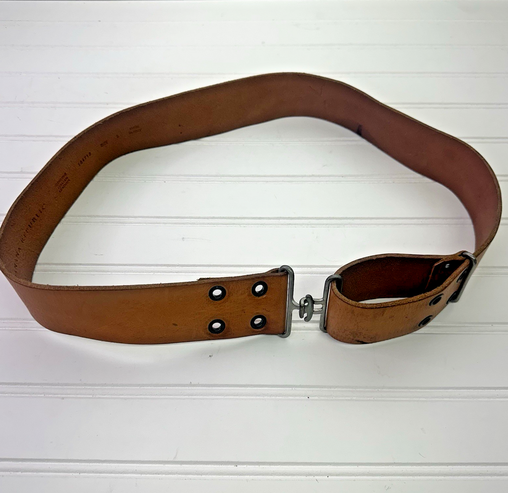 Rare Vintage Banana Republic Leather Hook Grommet Belt L Unisex - Made in Italy