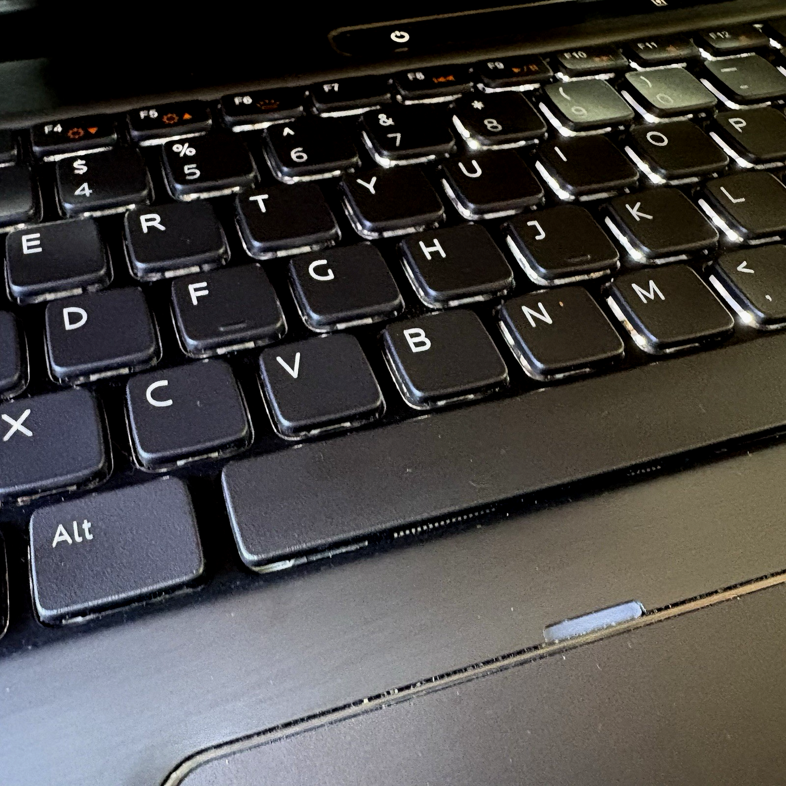 Dell XPS L502X i7-2720QM 8GB 750GB HDD Boots to BIOS AS-IS Parts