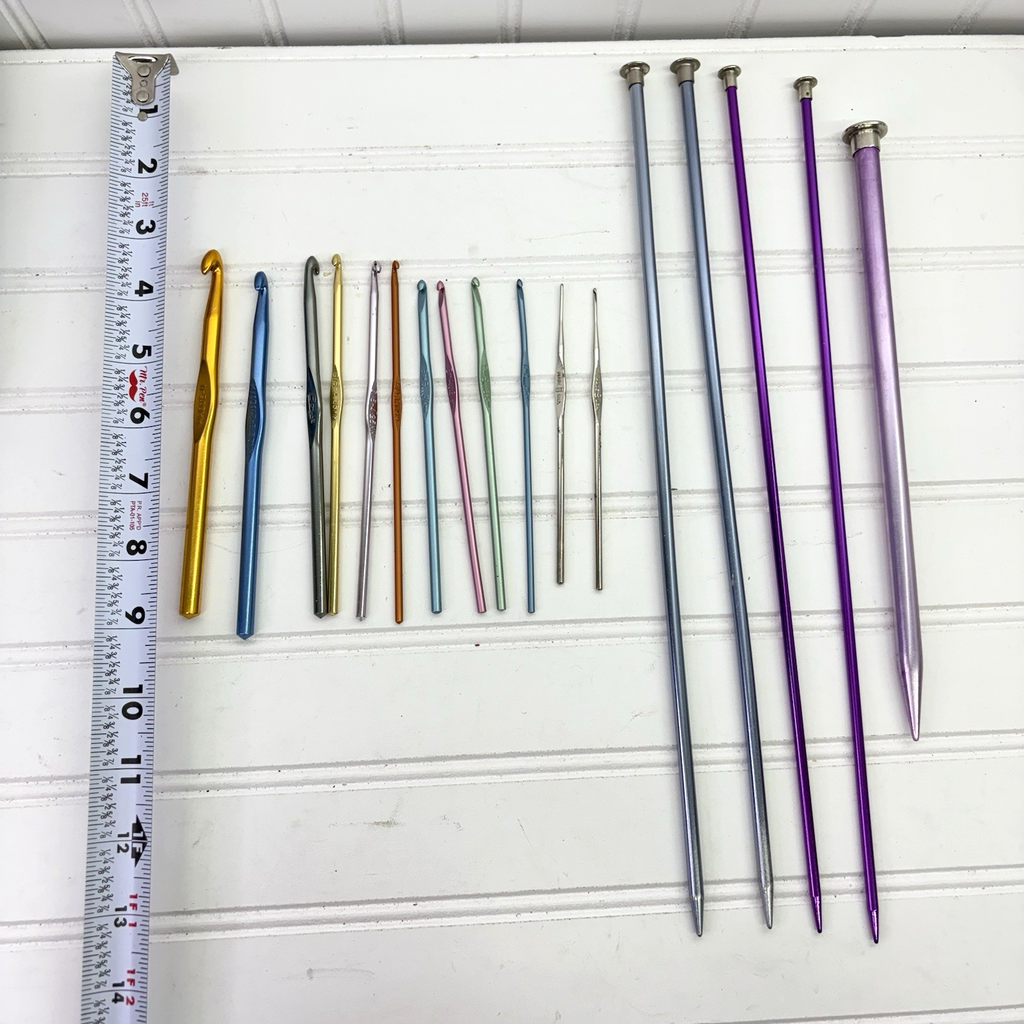Lot of  (17) - 15 Aluminum Crochet Hooks & Knitting Needles Boye + 2 Susan Bates